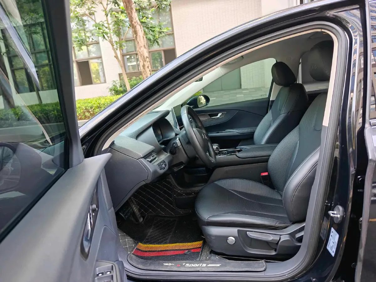 2022 HongQi E-QM5 BEV 54KWH,autocango,china used car exporter,china ev exporter,chinese used car exporter,chinese used ev exporter