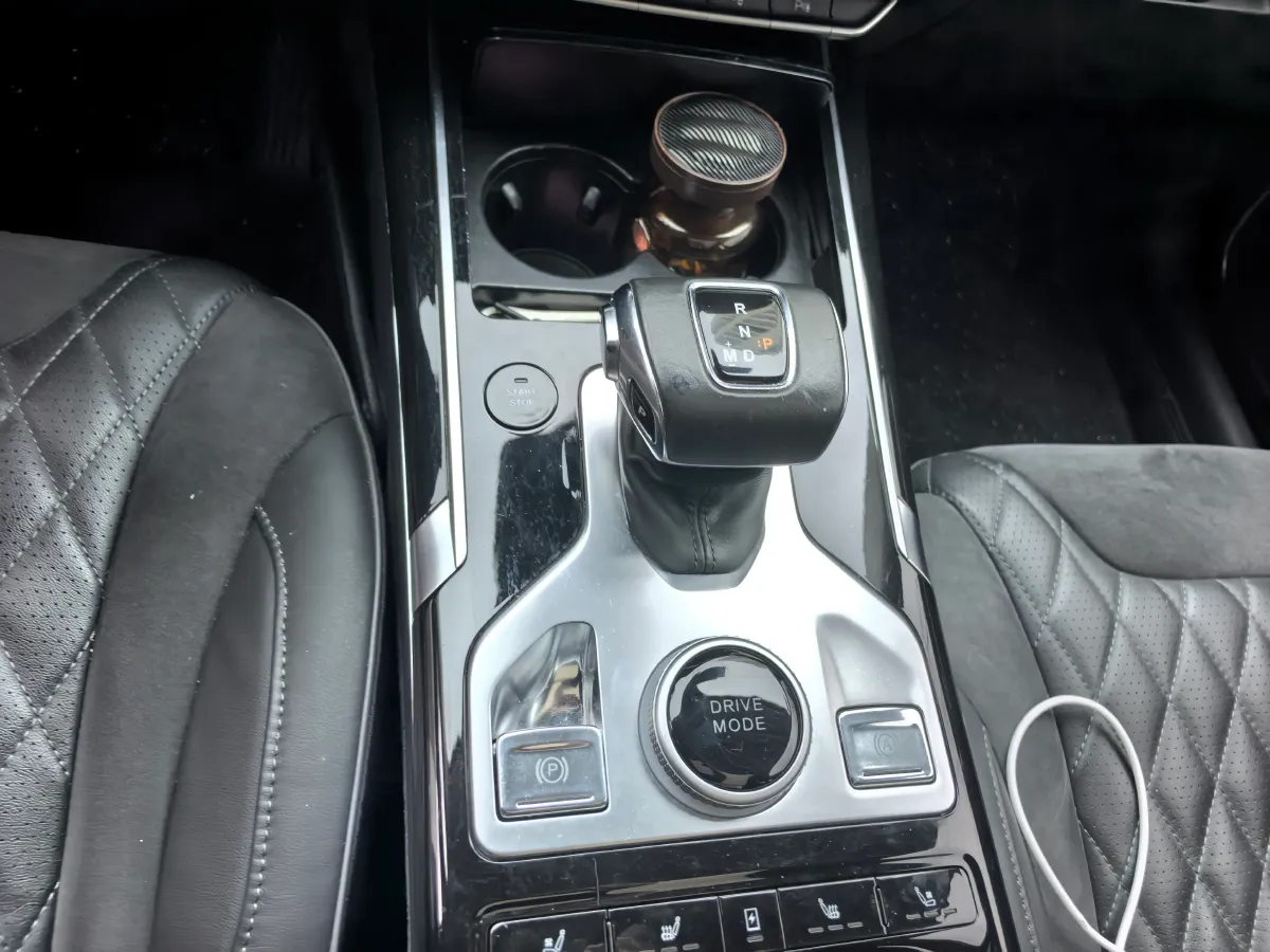 2019 HongQi HS5 2.0T 224HP L4 6AT,autocango,china used car exporter,china ev exporter,chinese used car exporter,chinese used ev exporter