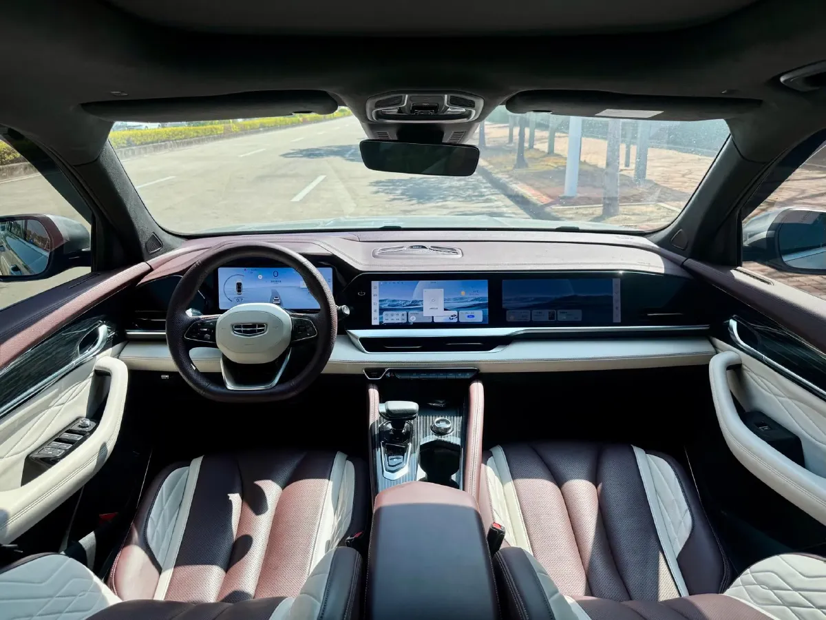 2021 Geely Monjaro 2.0T 218HP L4 7DCT,autocango,china used car exporter,china ev exporter,chinese used car exporter,chinese used ev exporter