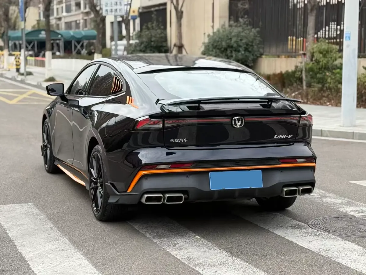 2024 ChangAn UNI-V 1.5T 188HP L4 7DCT,autocango,china used car exporter,china ev exporter,chinese used car exporter,chinese used ev exporter