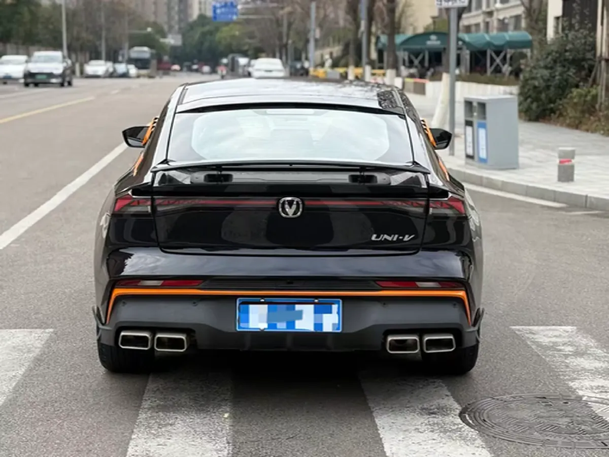 2024 ChangAn UNI-V 1.5T 188HP L4 7DCT,autocango,china used car exporter,china ev exporter,chinese used car exporter,chinese used ev exporter
