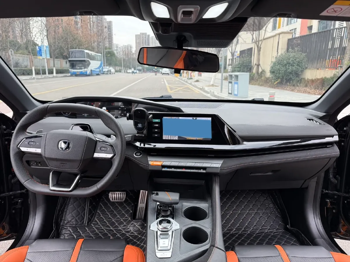 2024 ChangAn UNI-V 1.5T 188HP L4 7DCT,autocango,china used car exporter,china ev exporter,chinese used car exporter,chinese used ev exporter