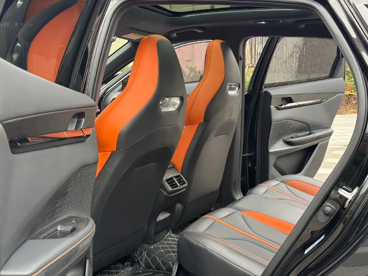 2024 ChangAn UNI-V 1.5T 188HP L4 7DCT,autocango,china used car exporter,china ev exporter,chinese used car exporter,chinese used ev exporter