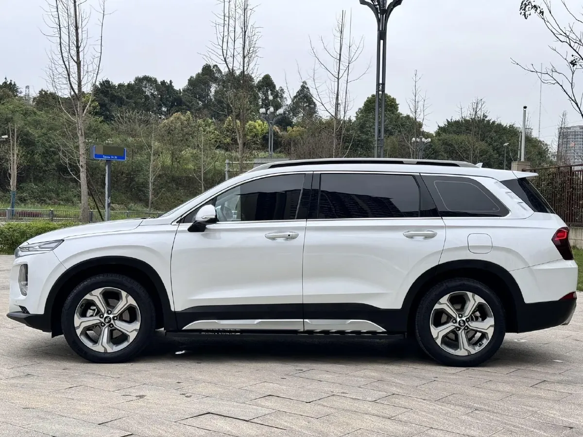 2021 Hyundai Custo 2.0T 236HP L4 8AT,autocango,china used car exporter,china ev exporter,chinese used car exporter,chinese used ev exporter