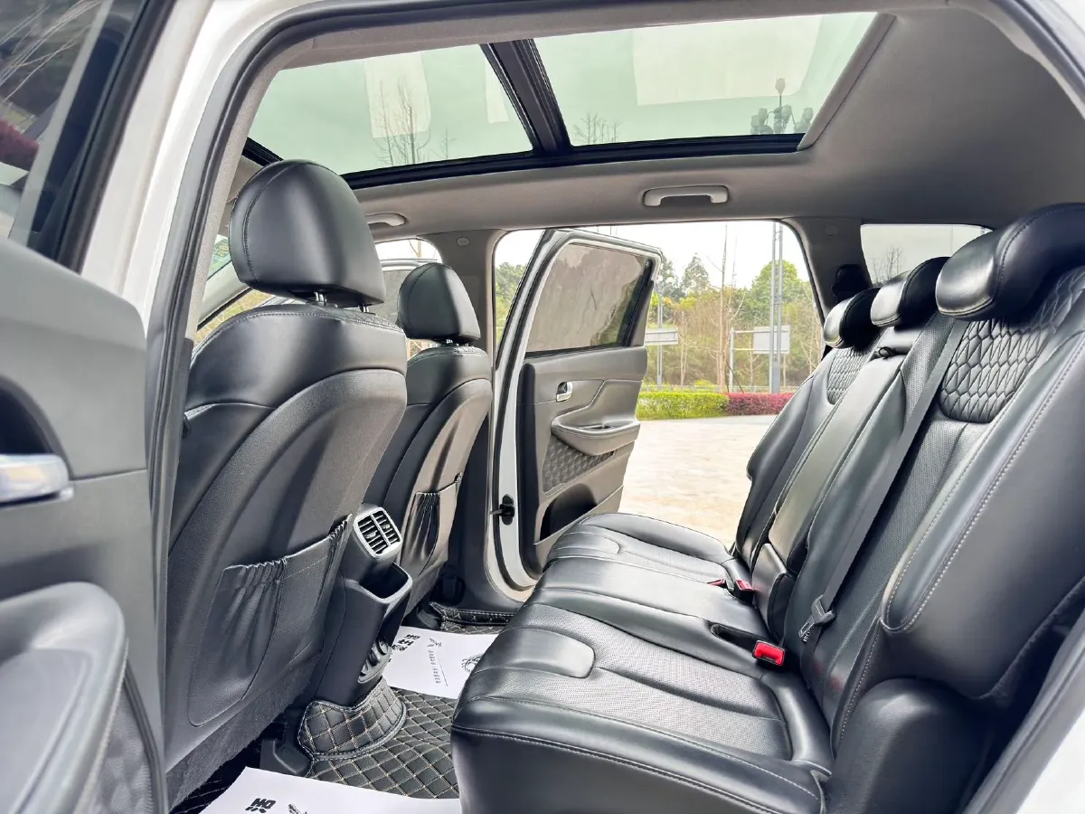 2021 Hyundai Custo 2.0T 236HP L4 8AT,autocango,china used car exporter,china ev exporter,chinese used car exporter,chinese used ev exporter