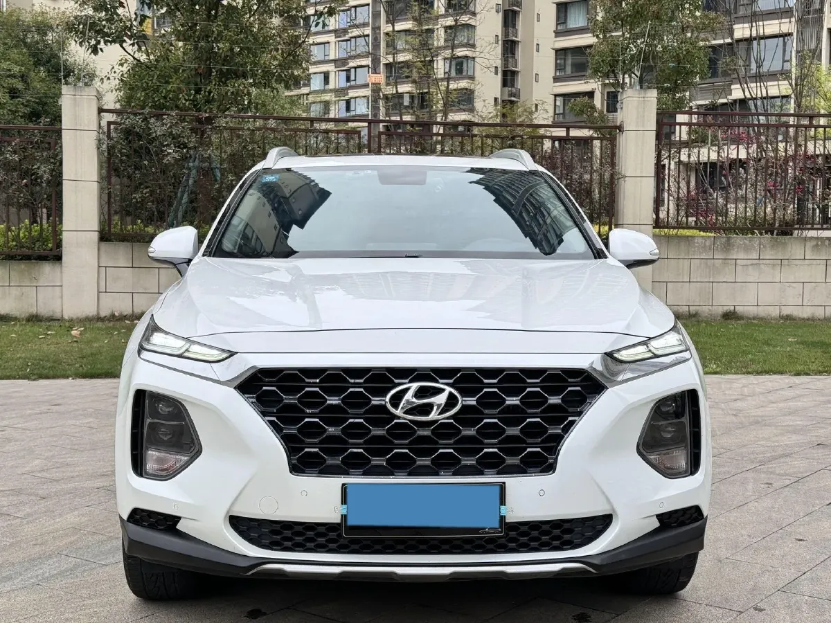 2021 Hyundai Custo 2.0T 236HP L4 8AT,autocango,china used car exporter,china ev exporter,chinese used car exporter,chinese used ev exporter