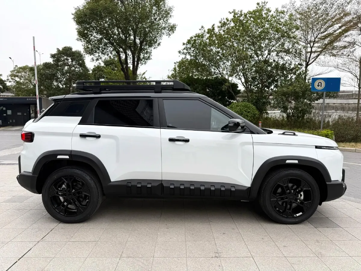 2025 Geely Cowboy 1.5T 181HP L4 7DCT,autocango,china used car exporter,china ev exporter,chinese used car exporter,chinese used ev exporter