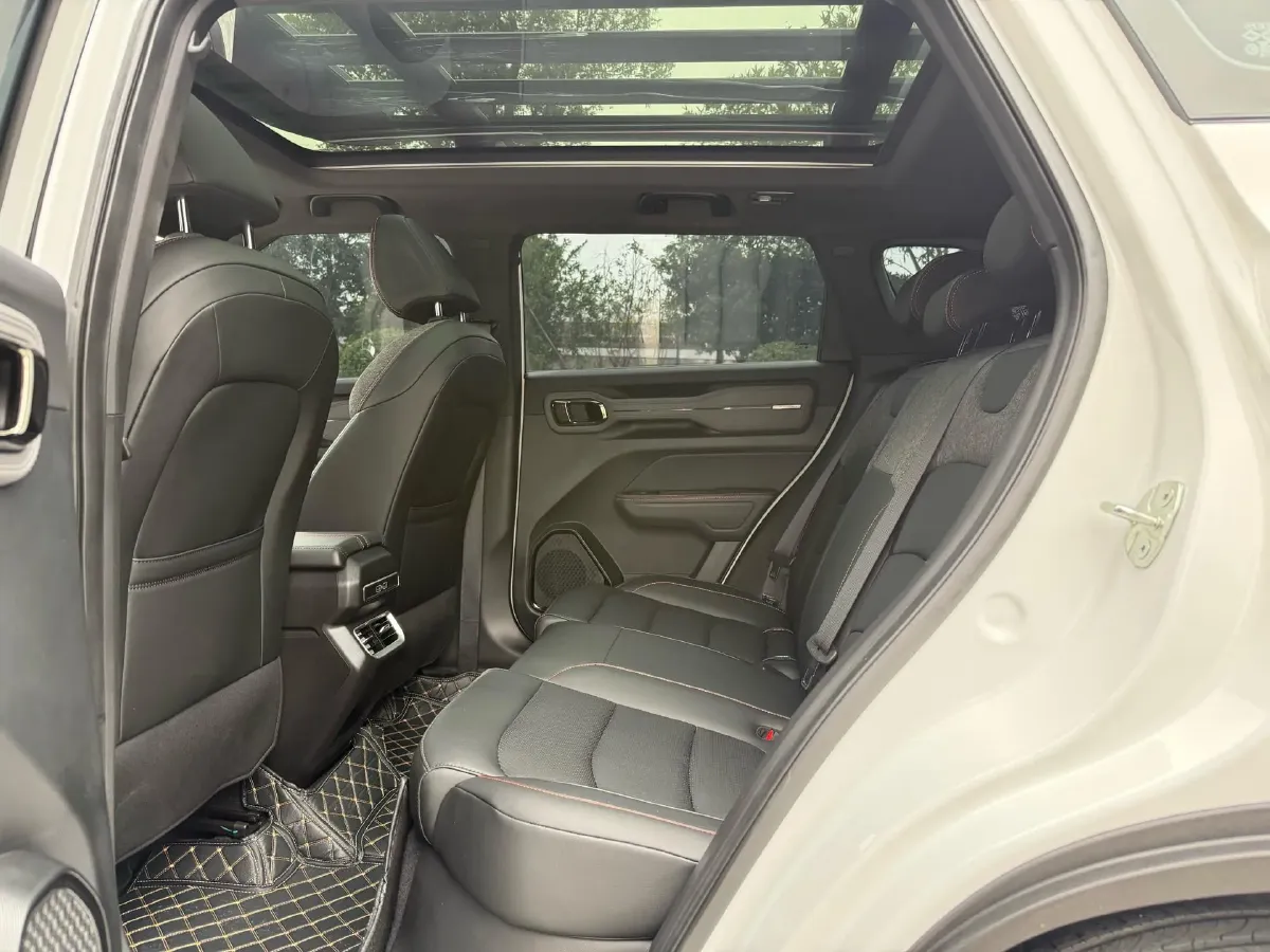 2025 Geely Cowboy 1.5T 181HP L4 7DCT,autocango,china used car exporter,china ev exporter,chinese used car exporter,chinese used ev exporter