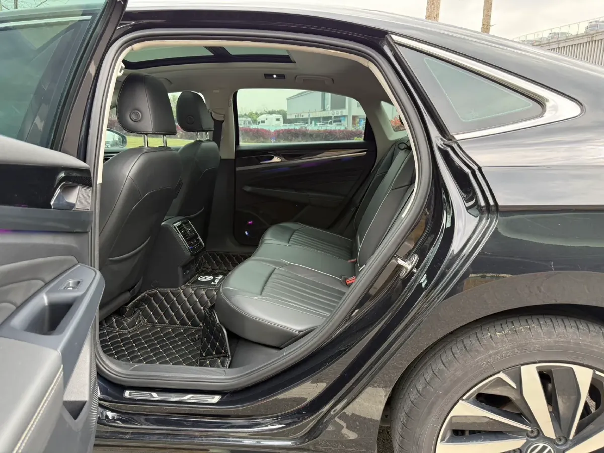 2023 Volkswagen Passat 2.0T 186HP L4 7DCT,autocango,china used car exporter,china ev exporter,chinese used car exporter,chinese used ev exporter