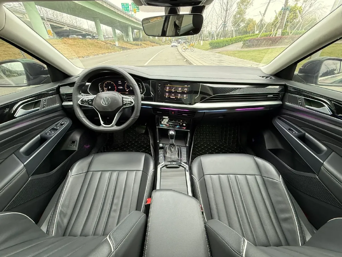 2023 Volkswagen Passat 2.0T 186HP L4 7DCT,autocango,china used car exporter,china ev exporter,chinese used car exporter,chinese used ev exporter