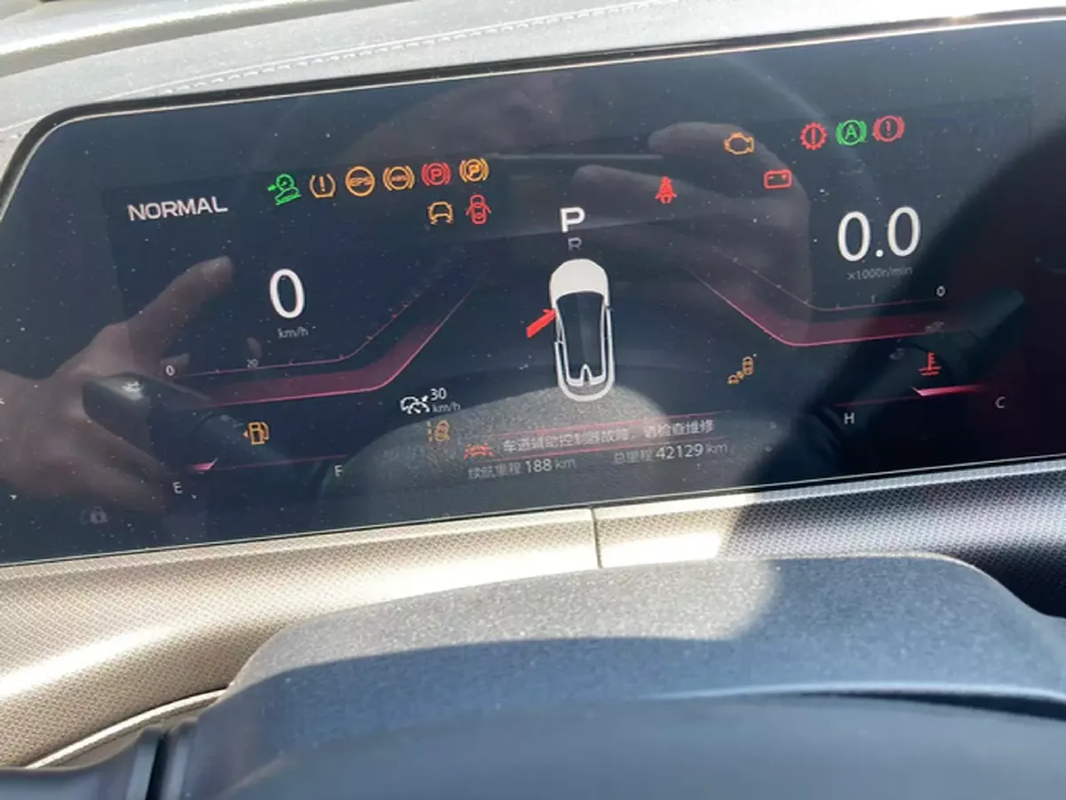 2020 ChangAn UNI-T 1.5T 180HP L4 7DCT,autocango,china used car exporter,china ev exporter,chinese used car exporter,chinese used ev exporter