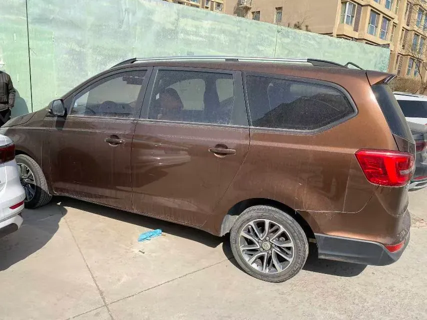 2016 BaoJun 730 1.5L 112HP L4 5MT,autocango,china used car exporter,china ev exporter,chinese used car exporter,chinese used ev exporter