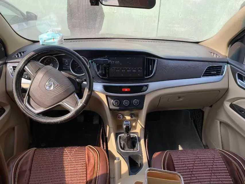 2016 BaoJun 730 1.5L 112HP L4 5MT,autocango,china used car exporter,china ev exporter,chinese used car exporter,chinese used ev exporter