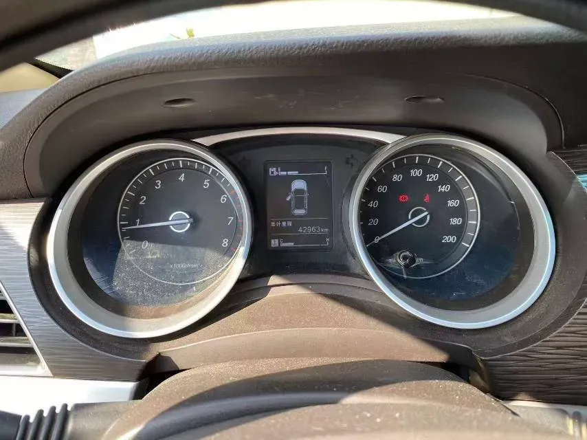 2016 BaoJun 730 1.5L 112HP L4 5MT,autocango,china used car exporter,china ev exporter,chinese used car exporter,chinese used ev exporter