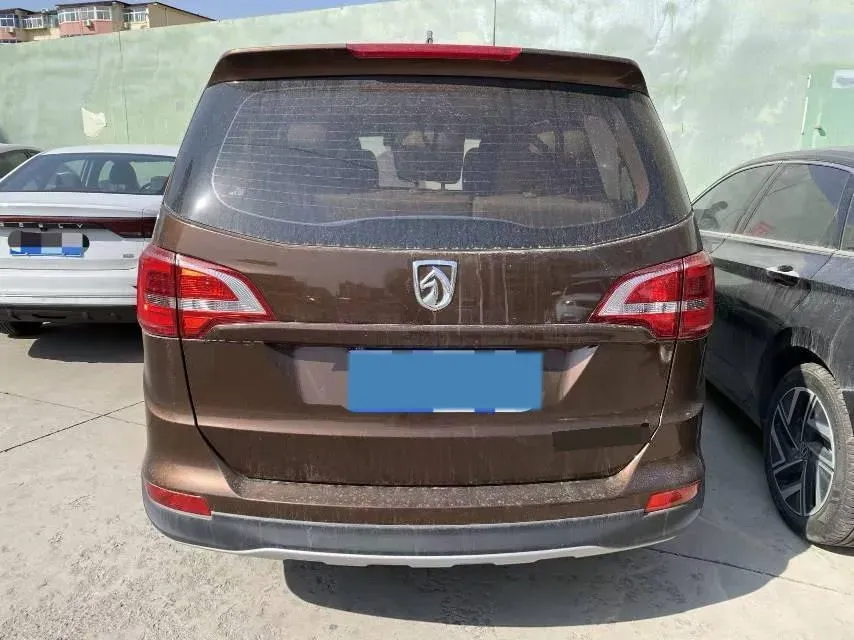 2016 BaoJun 730 1.5L 112HP L4 5MT,autocango,china used car exporter,china ev exporter,chinese used car exporter,chinese used ev exporter