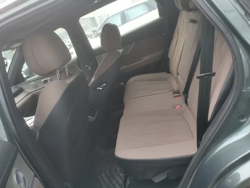 2025 Chery Tiggo 8 Plus 1.6T 197HP L4 7DCT,autocango,china used car exporter,china ev exporter,chinese used car exporter,chinese used ev exporter