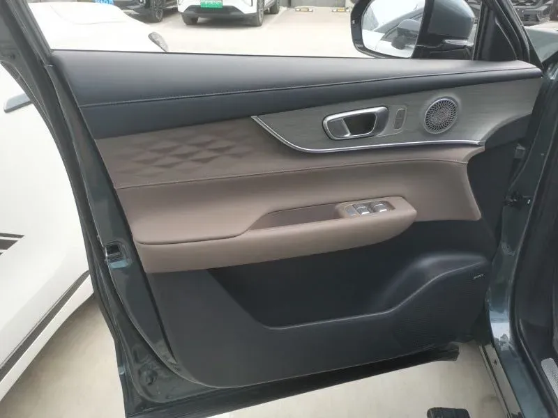 2025 Chery Tiggo 8 Plus 1.6T 197HP L4 7DCT,autocango,china used car exporter,china ev exporter,chinese used car exporter,chinese used ev exporter