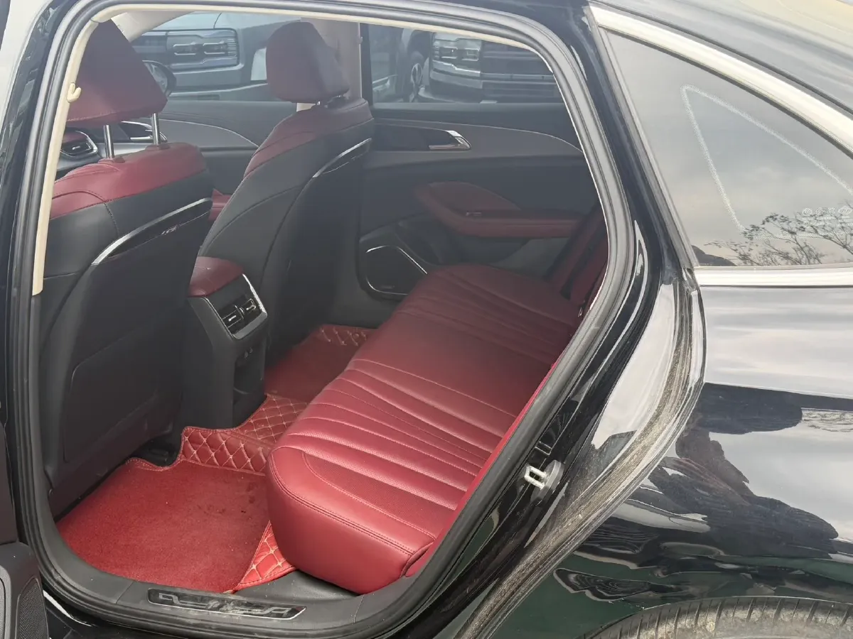 2024 HongQi H5 2.0T 224HP L4 8AT,autocango,china used car exporter,china ev exporter,chinese used car exporter,chinese used ev exporter