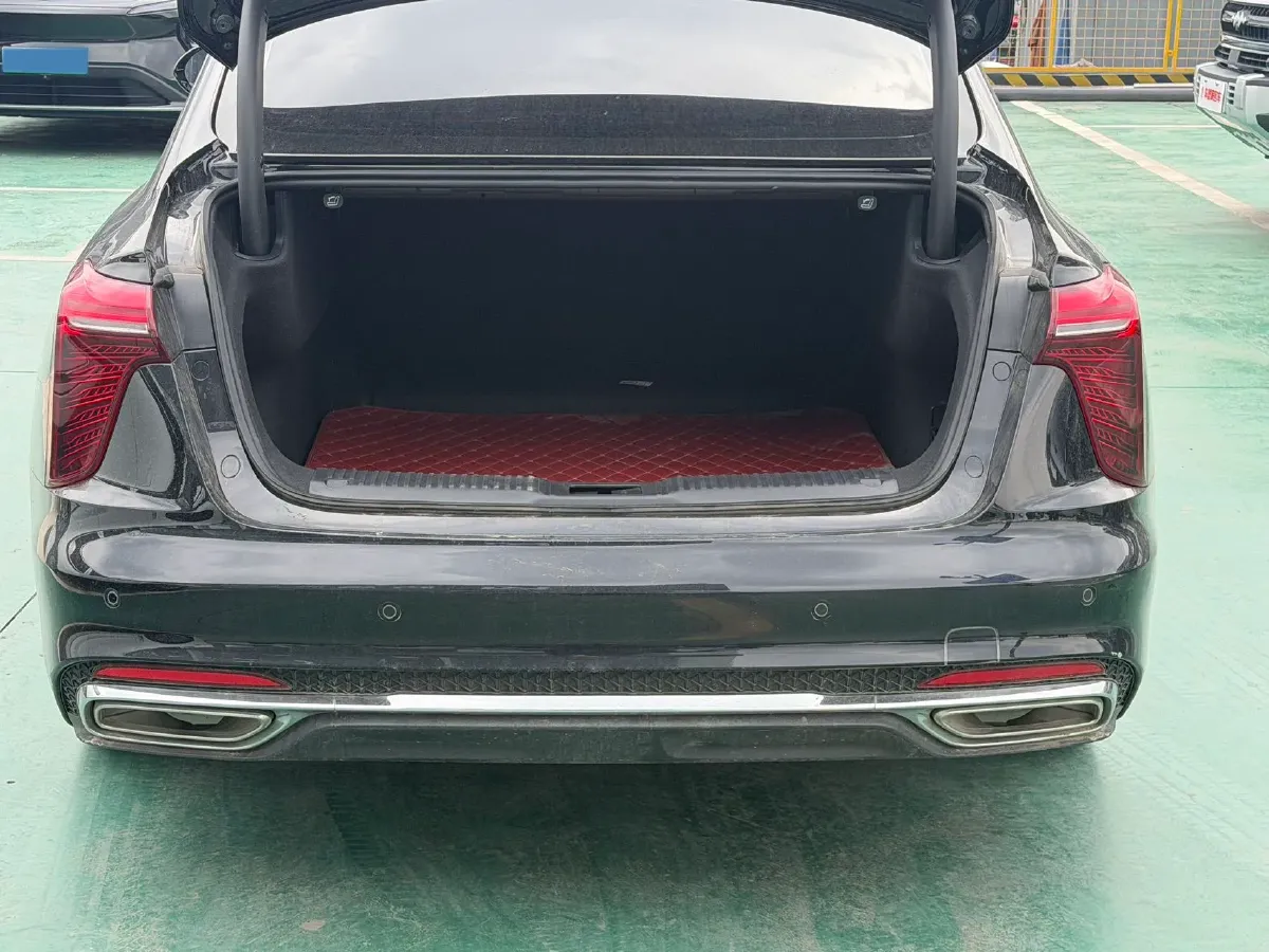 2024 HongQi H5 2.0T 224HP L4 8AT,autocango,china used car exporter,china ev exporter,chinese used car exporter,chinese used ev exporter