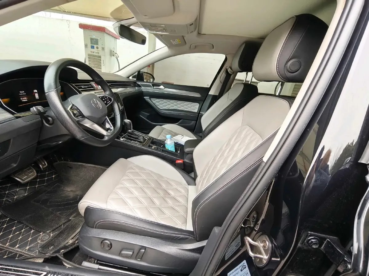 2023 Volkswagen Magotan 2.0T 186HP L4 7DCT,autocango,china used car exporter,china ev exporter,chinese used car exporter,chinese used ev exporter