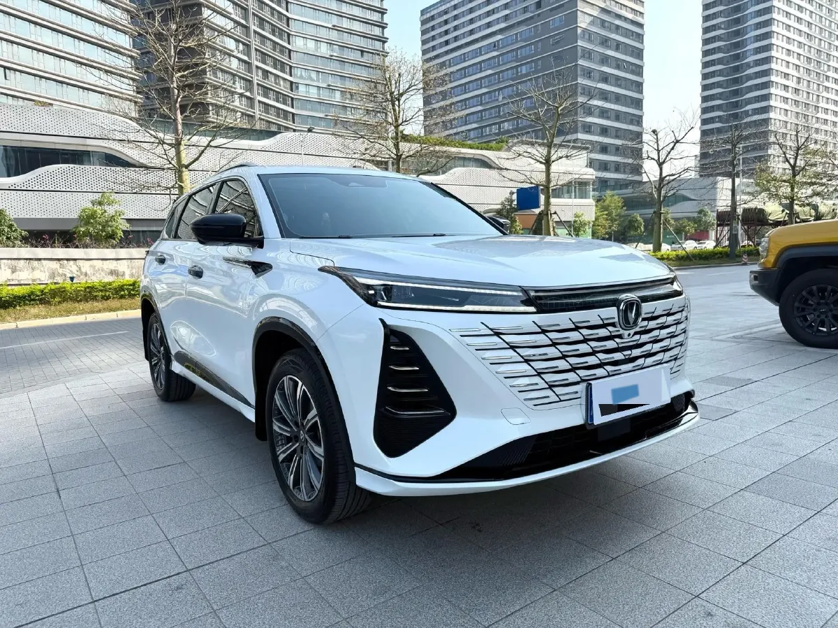 2025 ChangAn CS75 Plus 1.5T 188HP L4 8AT,autocango,china used car exporter,china ev exporter,chinese used car exporter,chinese used ev exporter