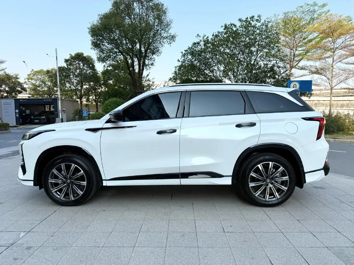 2025 ChangAn CS75 Plus 1.5T 188HP L4 8AT,autocango,china used car exporter,china ev exporter,chinese used car exporter,chinese used ev exporter