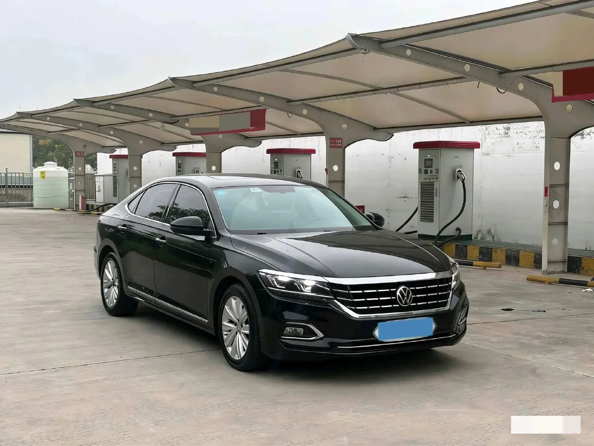 2020 Volkswagen Passat 2.0T 186HP L4 7DCT,autocango,china used car exporter,china ev exporter,chinese used car exporter,chinese used ev exporter