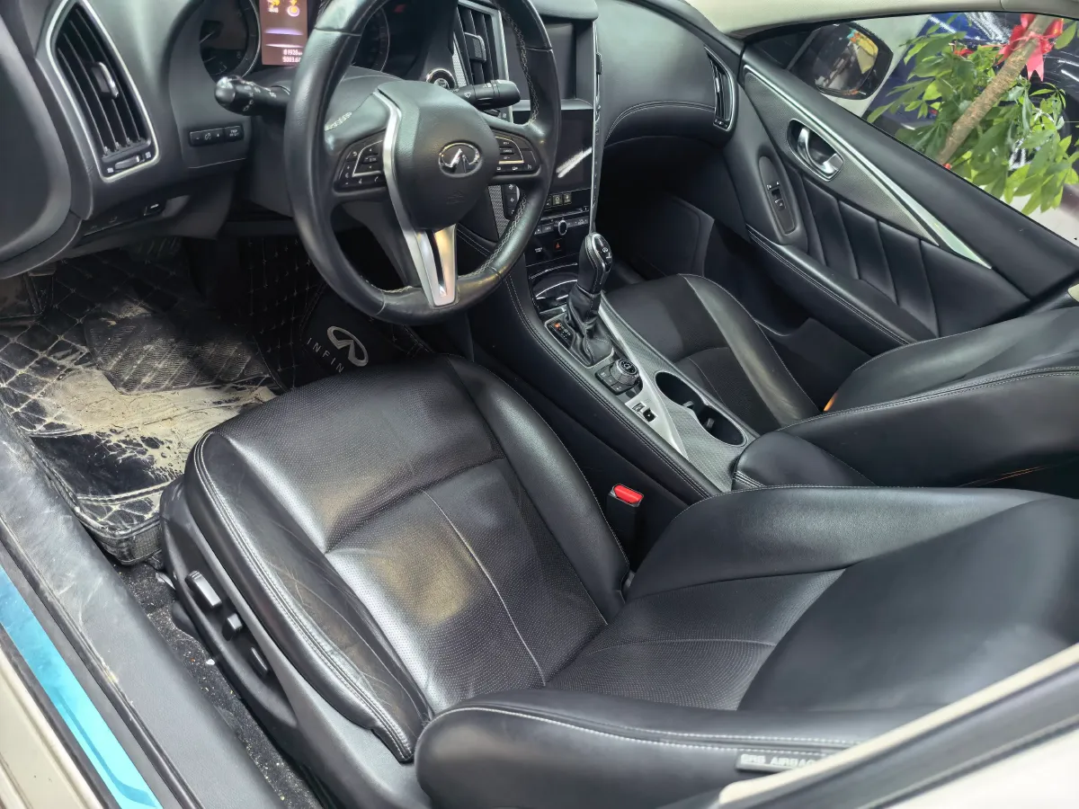 2018 Jeep Grand Commander 2.0T 265HP L4 9AT,autocango,china used car exporter,china ev exporter,chinese used car exporter,chinese used ev exporter