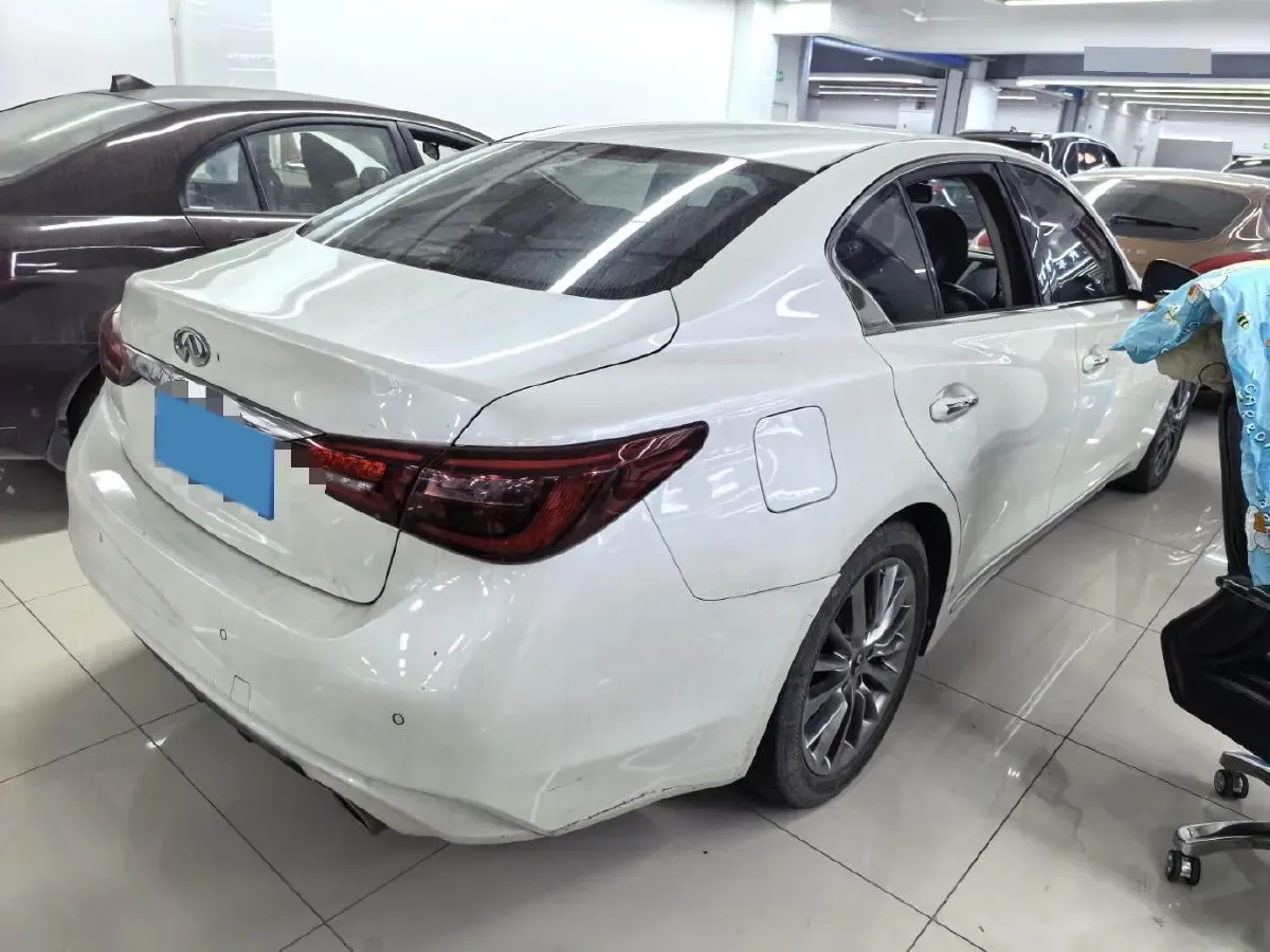 2018 Jeep Grand Commander 2.0T 265HP L4 9AT,autocango,china used car exporter,china ev exporter,chinese used car exporter,chinese used ev exporter