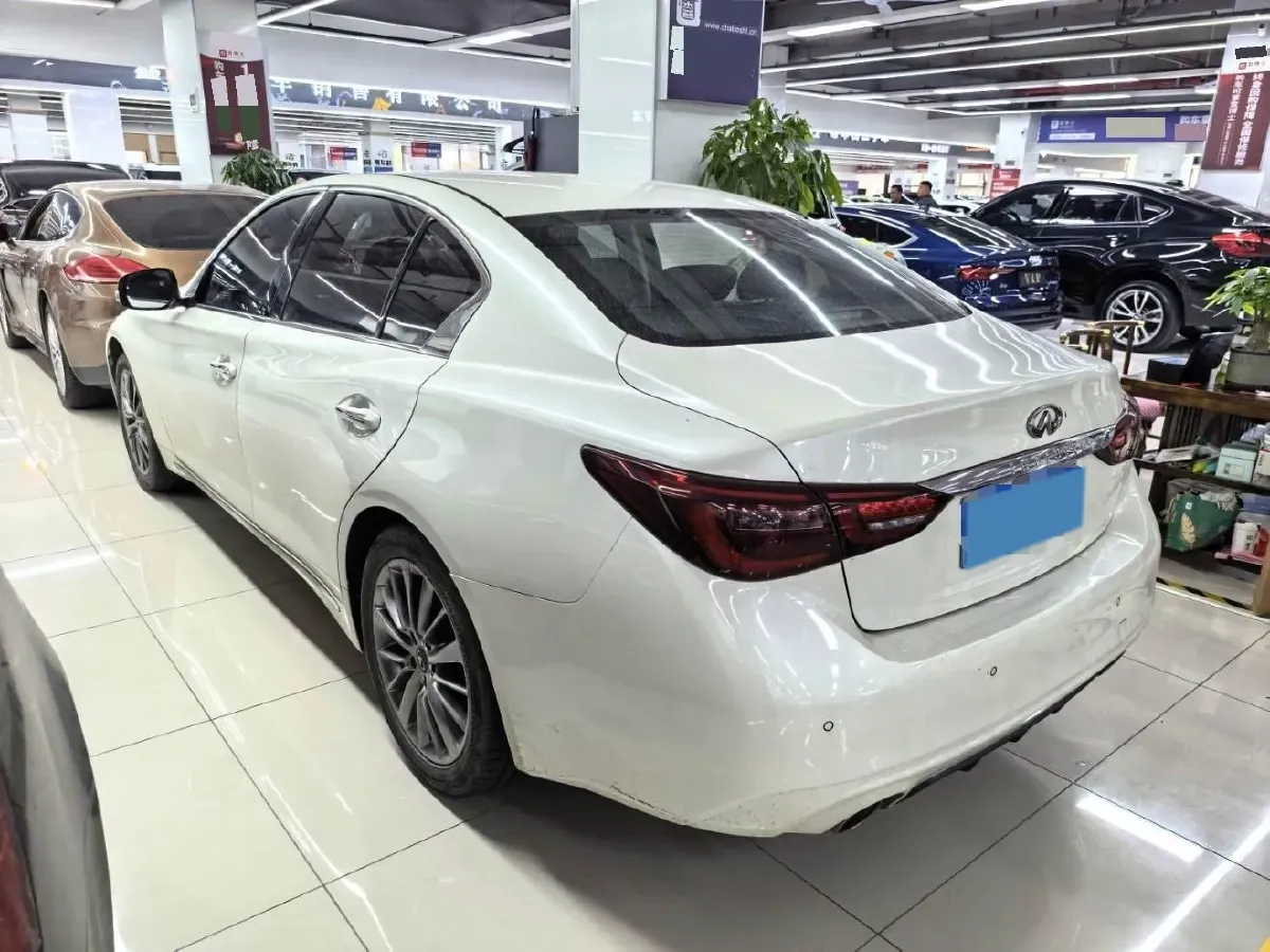 2018 Jeep Grand Commander 2.0T 265HP L4 9AT,autocango,china used car exporter,china ev exporter,chinese used car exporter,chinese used ev exporter