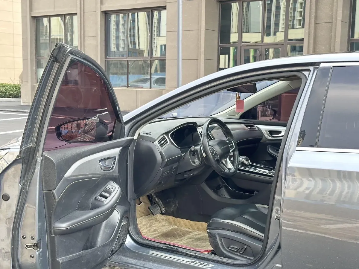 2020 Roewe i6 MAX 1.5T 173HP L4 7DCT,autocango,china used car exporter,china ev exporter,chinese used car exporter,chinese used ev exporter