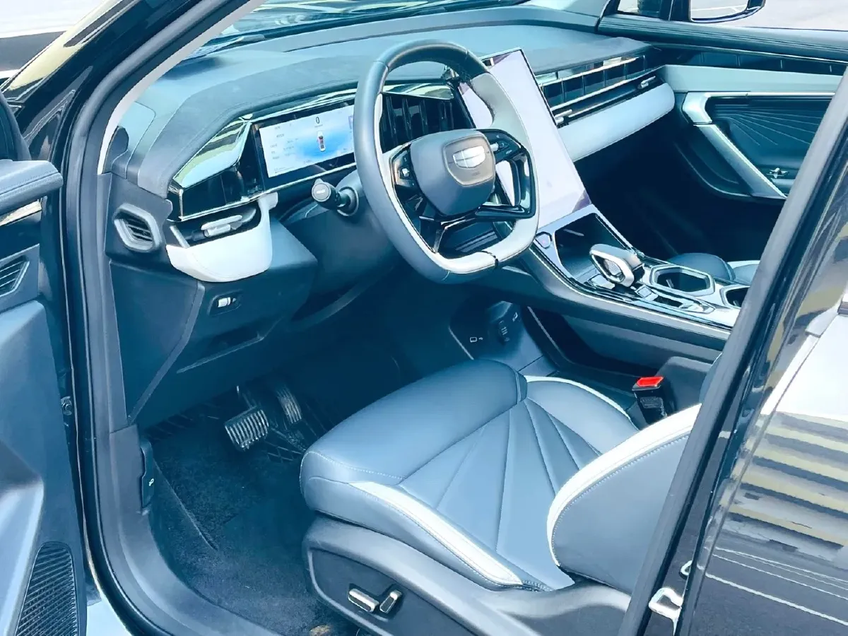 2023 Geely StarRay 1.5T 181HP L4 7DCT,autocango,china used car exporter,china ev exporter,chinese used car exporter,chinese used ev exporter