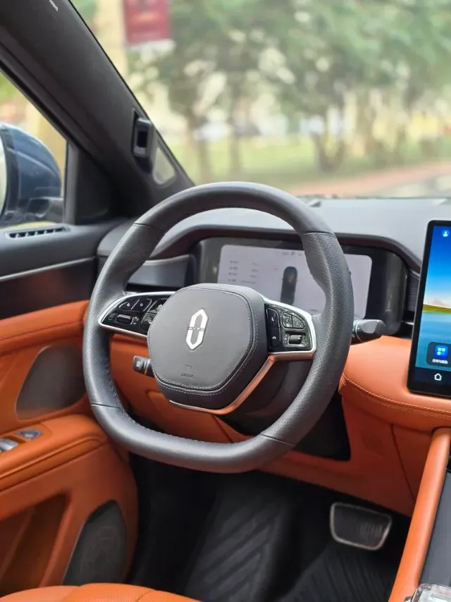 2024 AITO AITO M7 1.5T 152HP L4 REEV 42KWH,autocango,china used car exporter,china ev exporter,chinese used car exporter,chinese used ev exporter