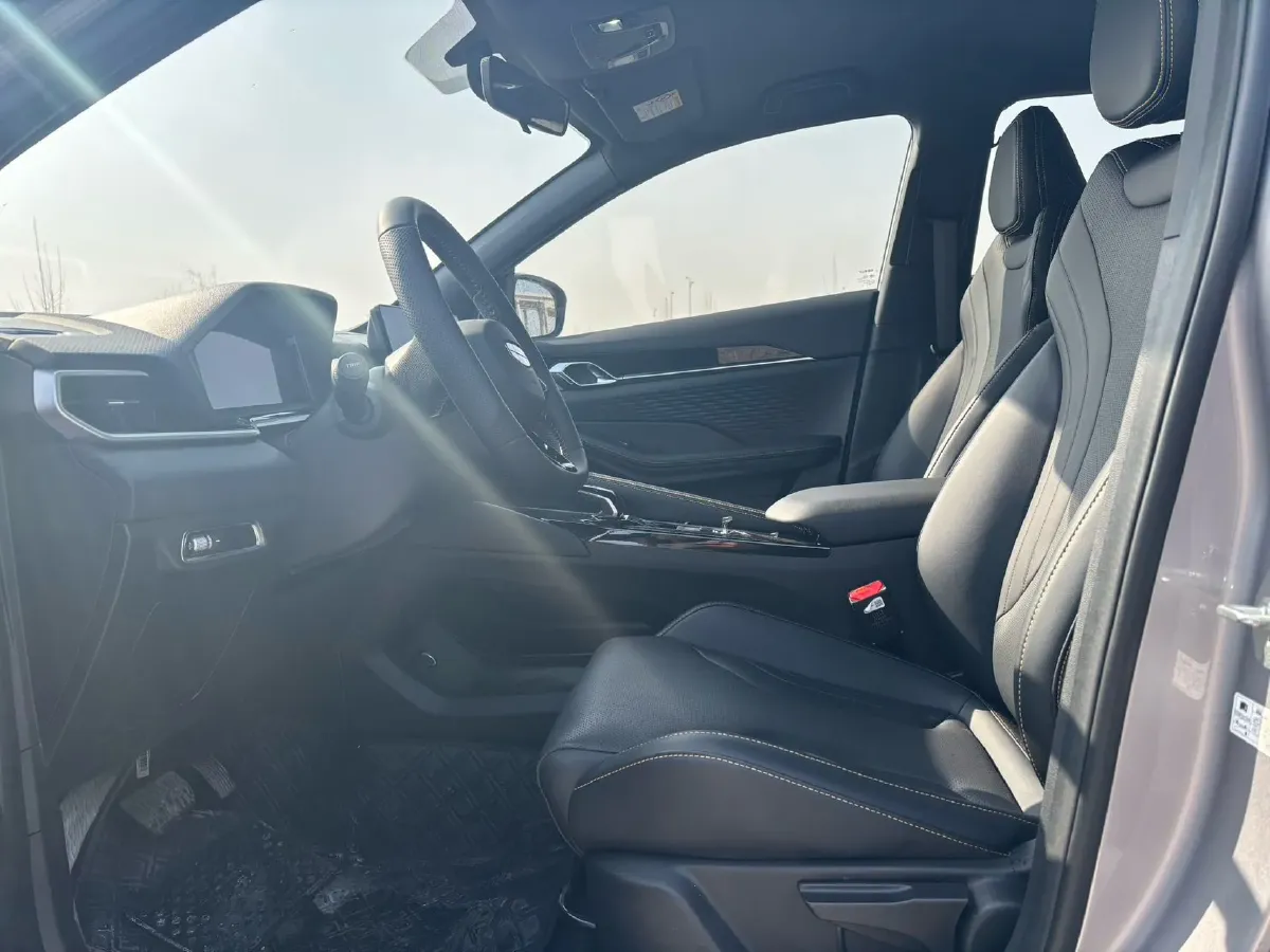 2025 Geely Coolray 1.5T 181HP L4 7DCT,autocango,china used car exporter,china ev exporter,chinese used car exporter,chinese used ev exporter