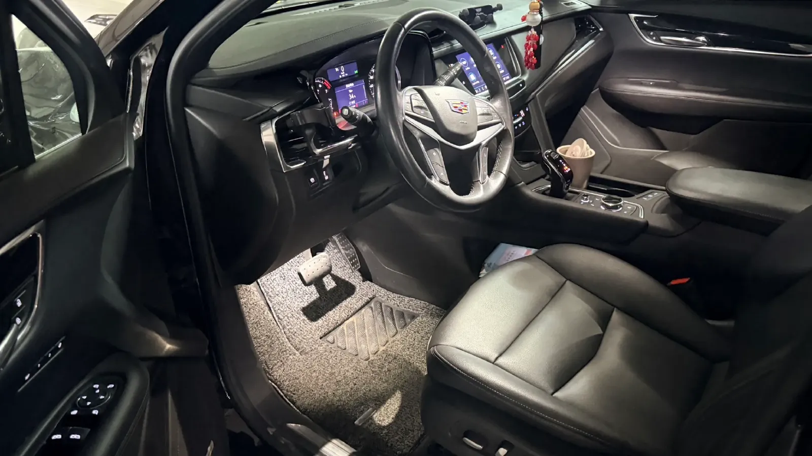 2022 Cadillac XT5 2.0T 237HP L4 9AT,autocango,china used car exporter,china ev exporter,chinese used car exporter,chinese used ev exporter