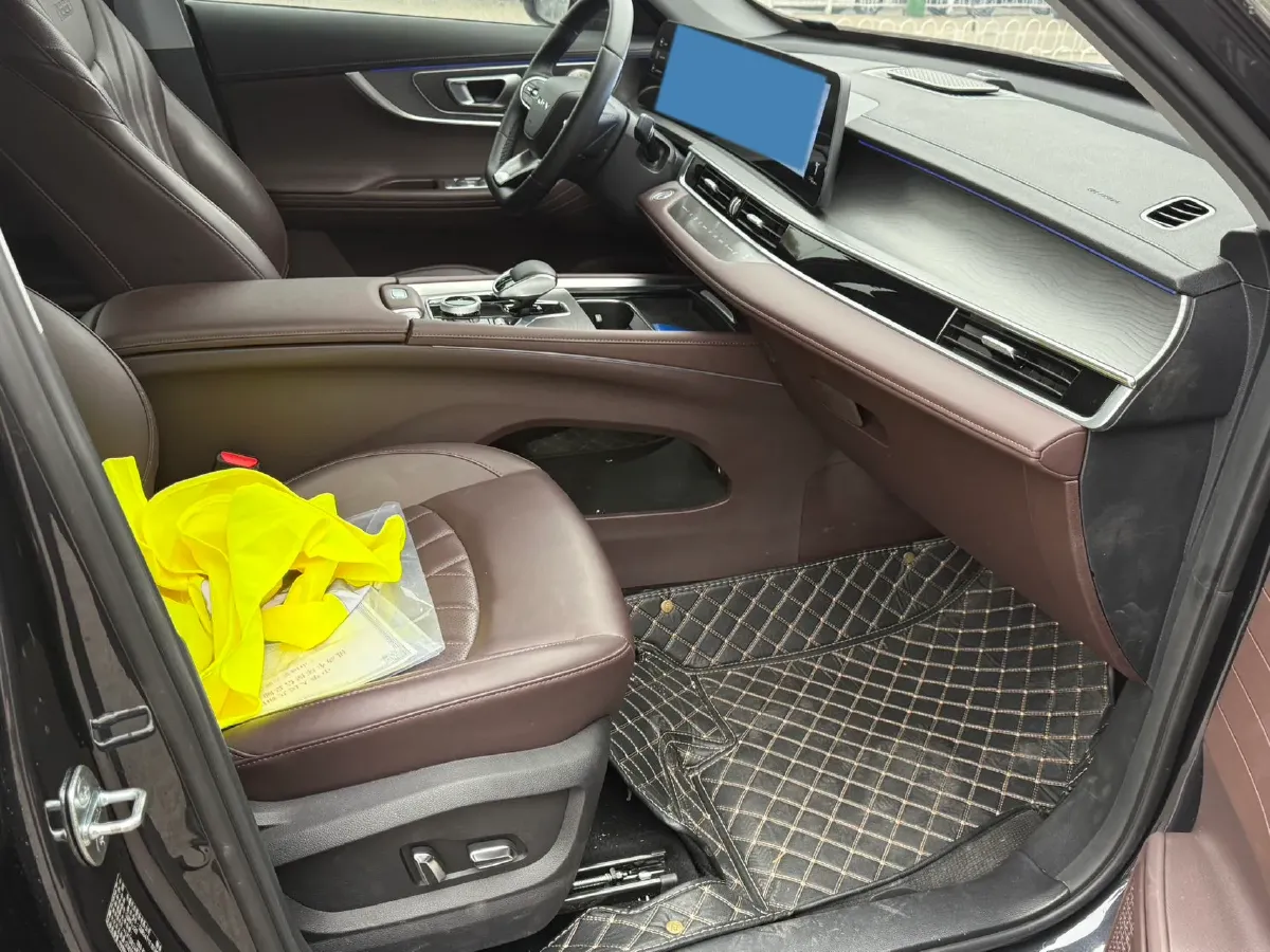 2024 Chery Tiggo 8 Plus 2.0T 254HP L4 7DCT,autocango,china used car exporter,china ev exporter,chinese used car exporter,chinese used ev exporter