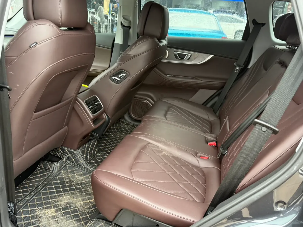 2024 Chery Tiggo 8 Plus 2.0T 254HP L4 7DCT,autocango,china used car exporter,china ev exporter,chinese used car exporter,chinese used ev exporter