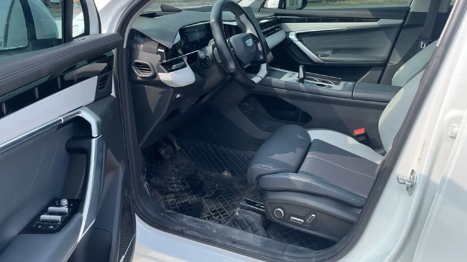 2024 Geely StarRay 1.5T 181HP L4 7DCT,autocango,china used car exporter,china ev exporter,chinese used car exporter,chinese used ev exporter