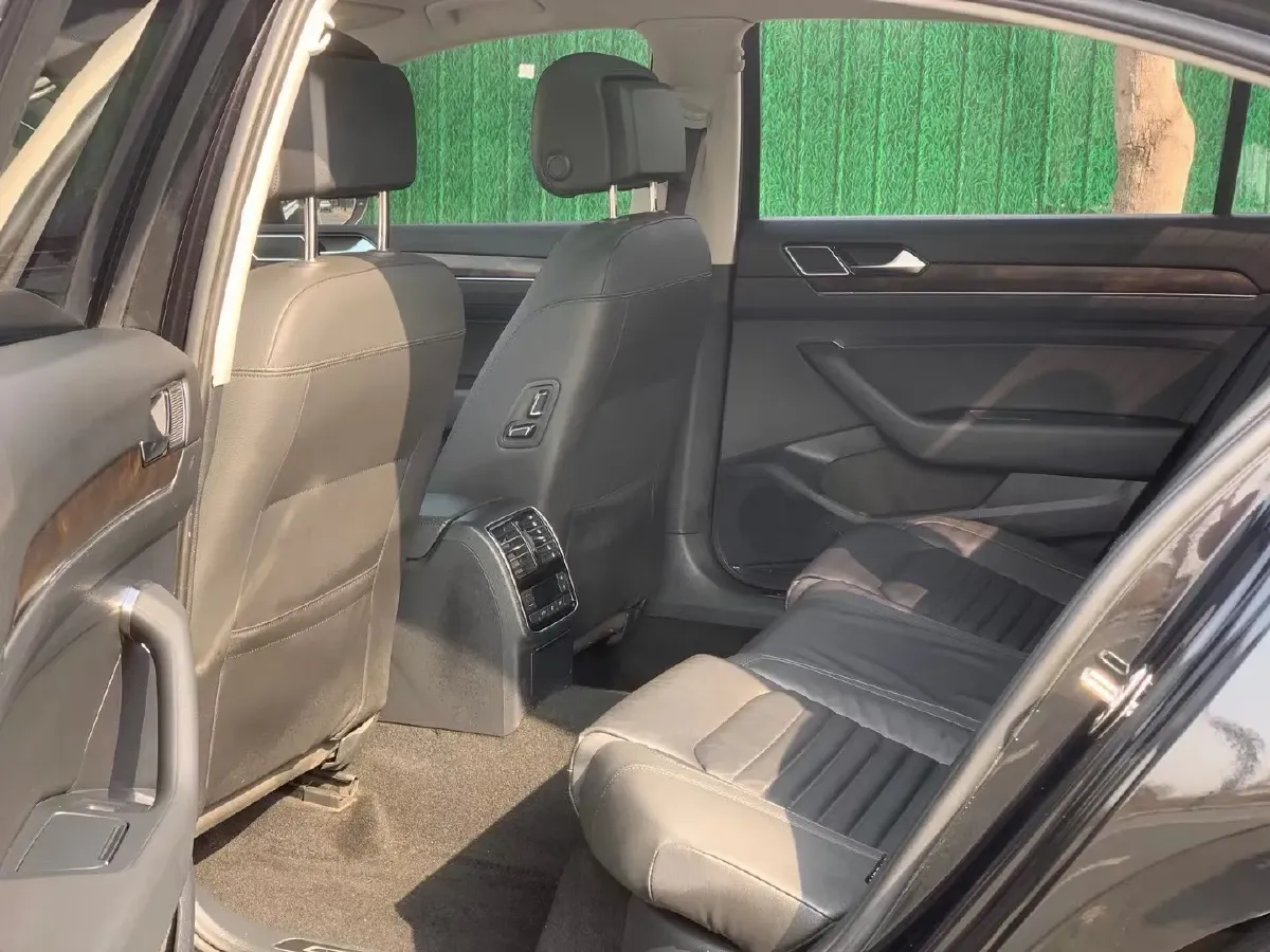 2019 Volkswagen Magotan 2.0T 186HP L4 7DCT,autocango,china used car exporter,china ev exporter,chinese used car exporter,chinese used ev exporter