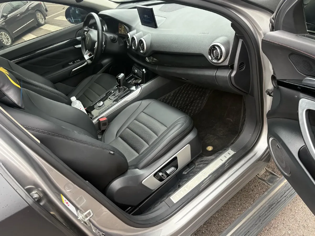 2017 WEY VV7 2.0T 234HP L4 7DCT,autocango,china used car exporter,china ev exporter,chinese used car exporter,chinese used ev exporter