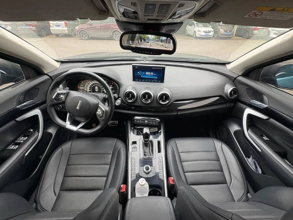 2017 WEY VV7 2.0T 234HP L4 7DCT,autocango,china used car exporter,china ev exporter,chinese used car exporter,chinese used ev exporter