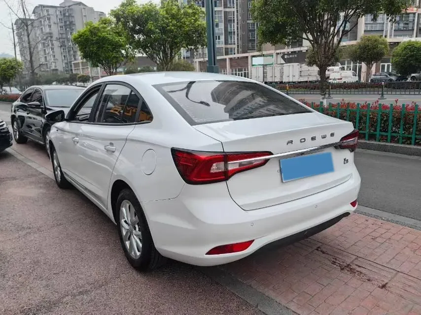 2020 Roewe i5 1.5L 120HP L4 CVT,autocango,china used car exporter,china ev exporter,chinese used car exporter,chinese used ev exporter