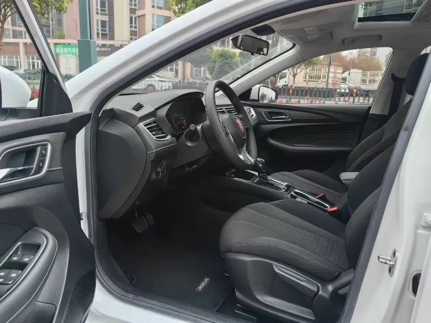 2020 Roewe i5 1.5L 120HP L4 CVT,autocango,china used car exporter,china ev exporter,chinese used car exporter,chinese used ev exporter