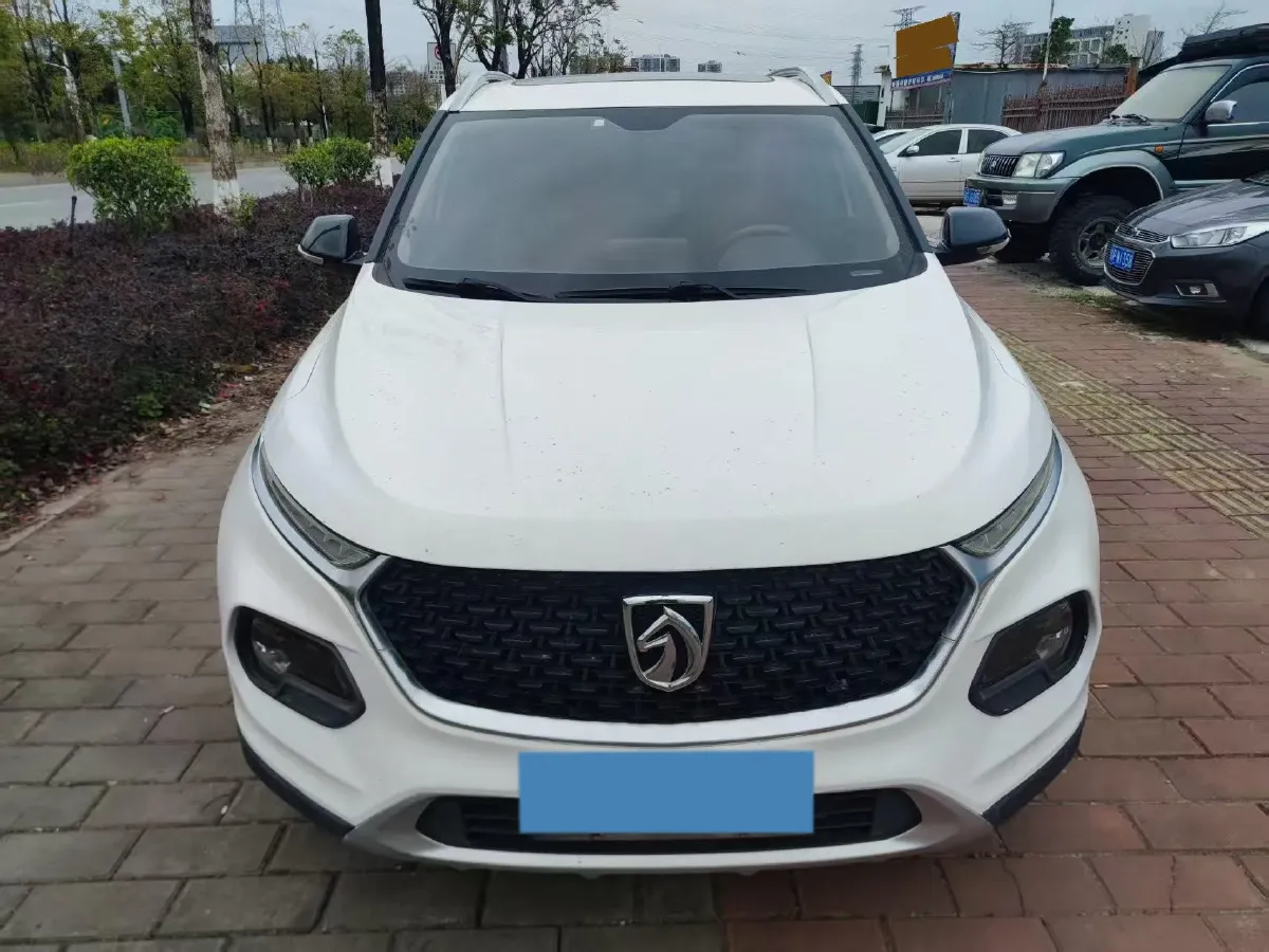 2019 BaoJun RM-5 1.5L 99HP L4 6MT,autocango,china used car exporter,china ev exporter,chinese used car exporter,chinese used ev exporter
