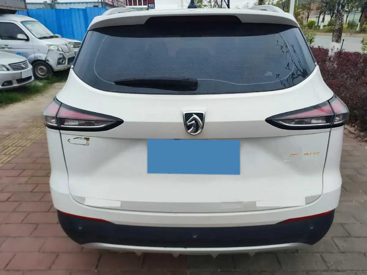 2019 BaoJun RM-5 1.5L 99HP L4 6MT,autocango,china used car exporter,china ev exporter,chinese used car exporter,chinese used ev exporter