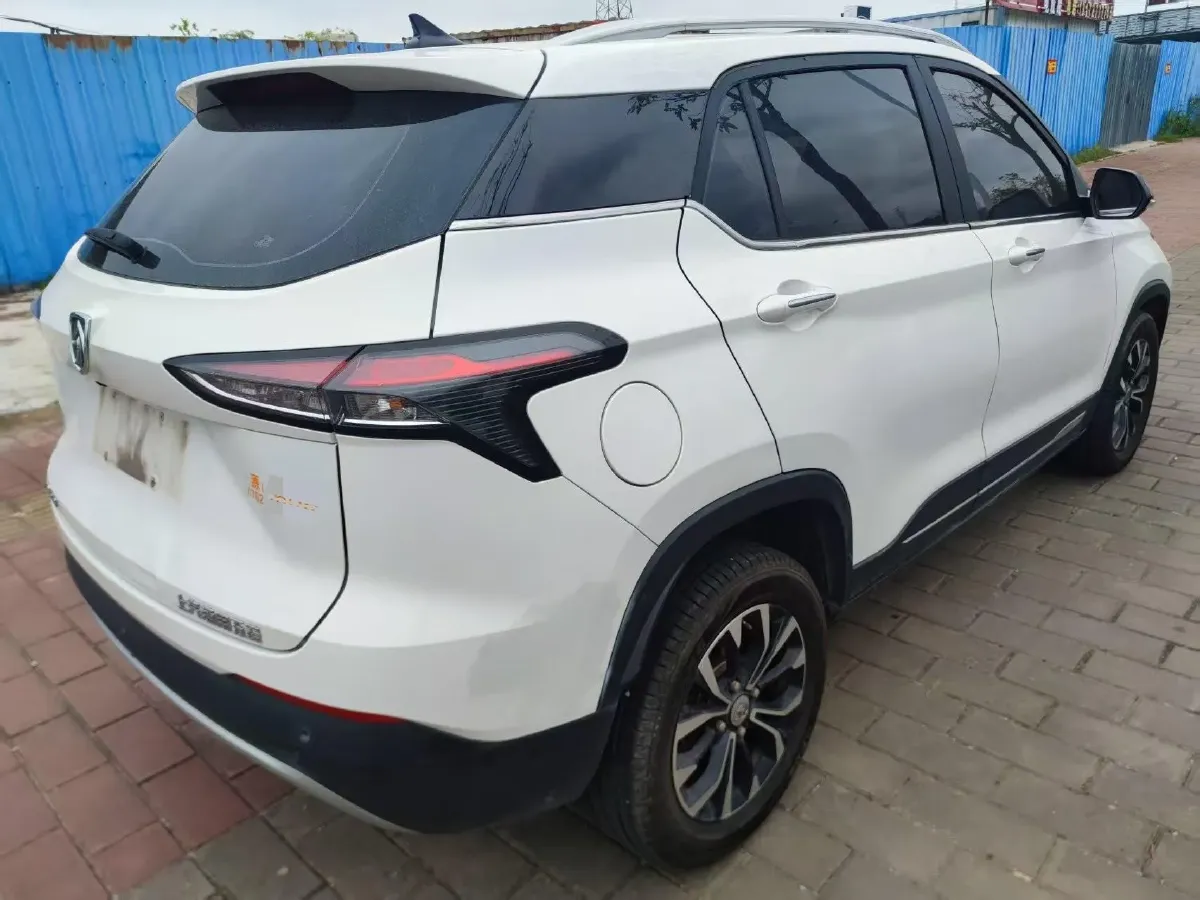 2019 BaoJun RM-5 1.5L 99HP L4 6MT,autocango,china used car exporter,china ev exporter,chinese used car exporter,chinese used ev exporter
