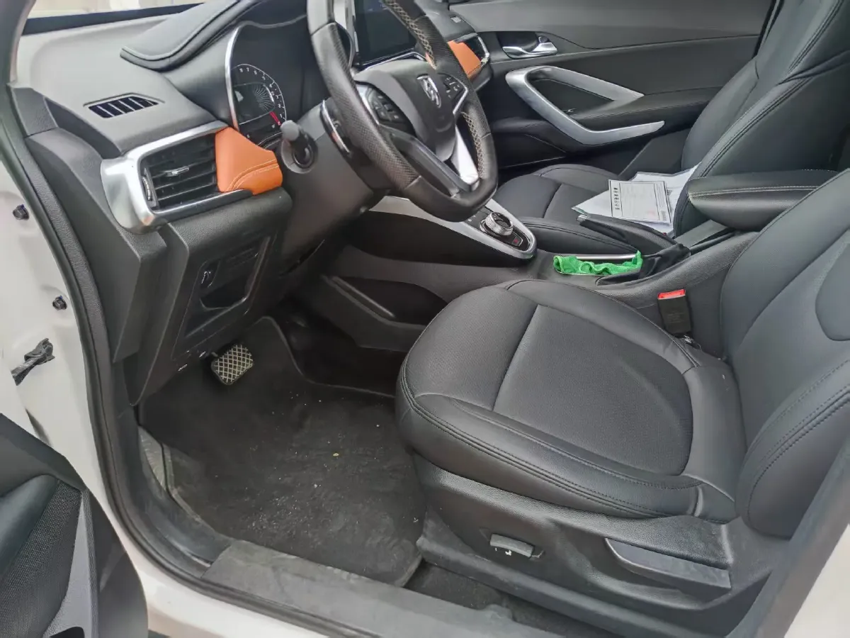 2019 BaoJun RM-5 1.5L 99HP L4 6MT,autocango,china used car exporter,china ev exporter,chinese used car exporter,chinese used ev exporter