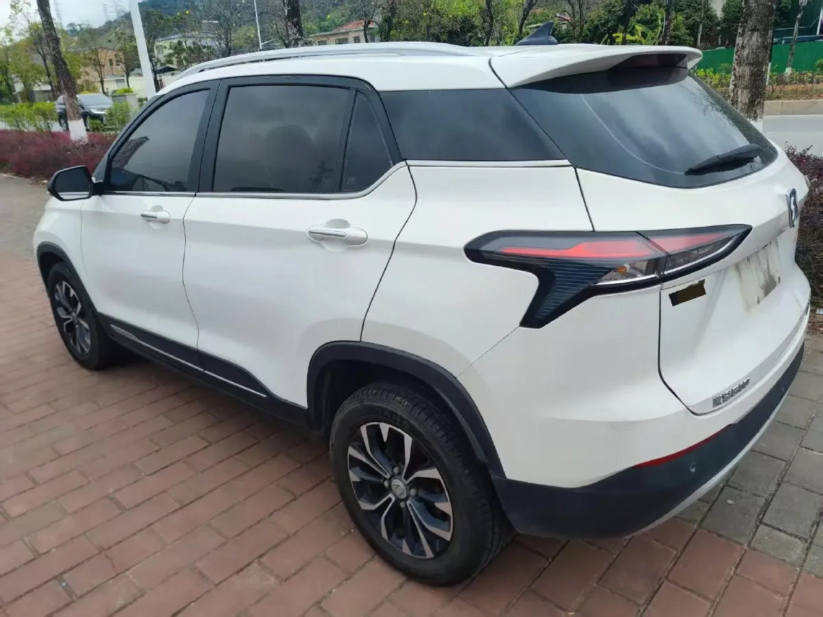 2019 BaoJun RM-5 1.5L 99HP L4 6MT,autocango,china used car exporter,china ev exporter,chinese used car exporter,chinese used ev exporter