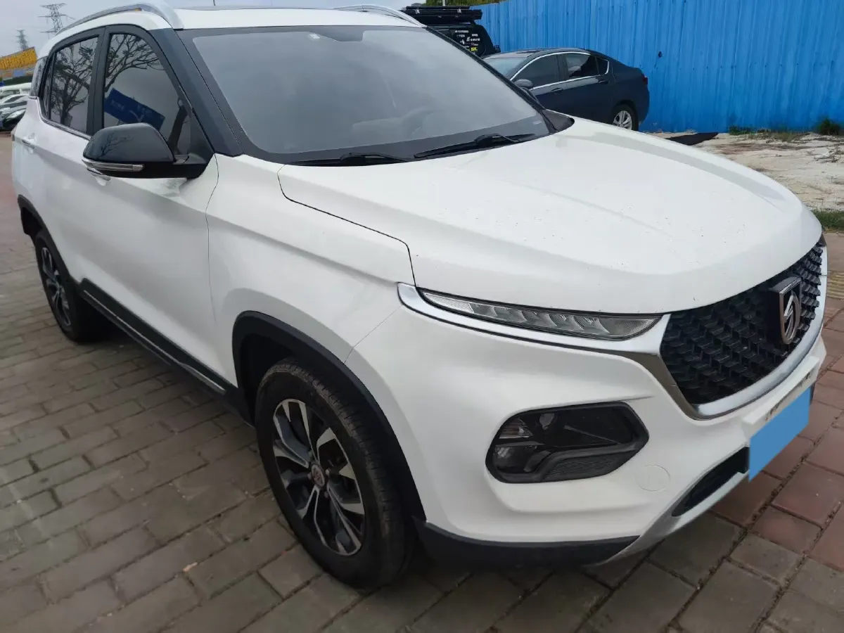 2019 BaoJun RM-5 1.5L 99HP L4 6MT,autocango,china used car exporter,china ev exporter,chinese used car exporter,chinese used ev exporter