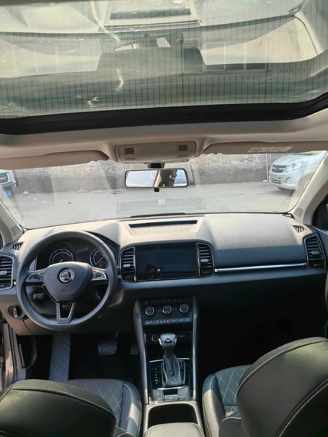 2020 Skoda Karoq 1.4T 150HP L4 7DCT,autocango,china used car exporter,china ev exporter,chinese used car exporter,chinese used ev exporter